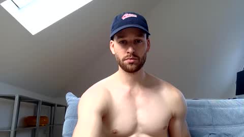 Snapshot of frozenyoga chatting on 26, 9, 2025 frozenyoga online show from 26, 9, 2025