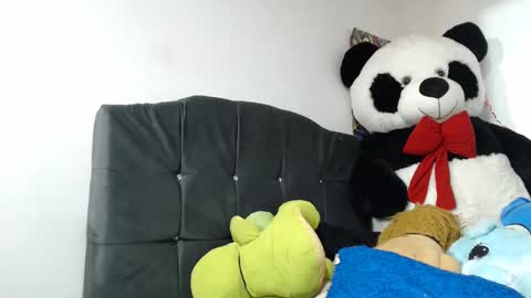 Mia and Gary  online show from 28, 12, 2024