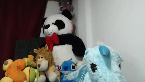 Mia and Gary  online show from 25, 1, 2025