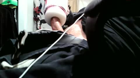 fuckmeallday1975 online show from 29, 3, 2026