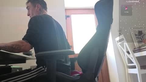 Snapshot of fullartofsex chatting on 6, 10, 2025 FullArtOfSex online show from 6, 10, 2025