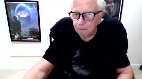 Snapshot of funclemike chatting on 8, 10, 2025 funclemike online show from 8, 10, 2025