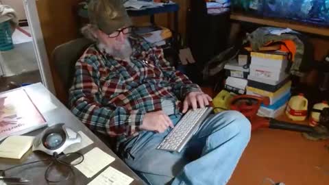 Snapshot of funmike2000 chatting on 10, 1, 2025 mike online show from 10, 1, 2025