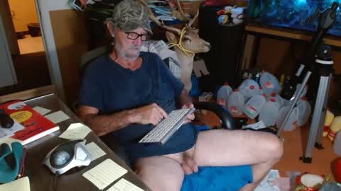 Snapshot of funmike2000 chatting on 17, 9, 2025 mike online show from 17, 9, 2025
