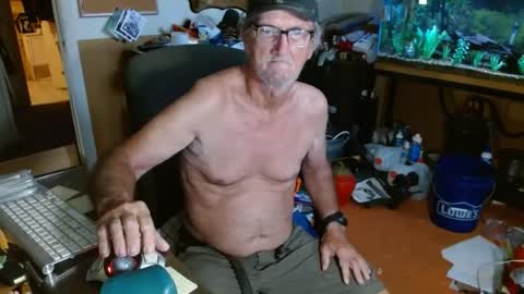 Snapshot of funmike2000 chatting on 18, 7, 2026 mike online show from 18, 7, 2026