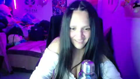 Snapshot of funny_weed_money chatting on 21, 9, 2025 Linda Cataleya- mackenzie girls online show from 21, 9, 2025