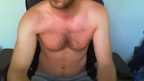 Snapshot of funnyeucouple chatting on 25, 6, 2026 YWhiteNiceMan online show from 25, 6, 2026