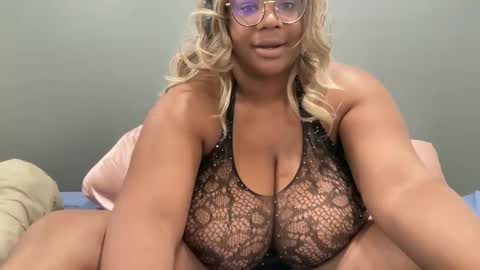 furykat1 online show from 17, 12, 2025