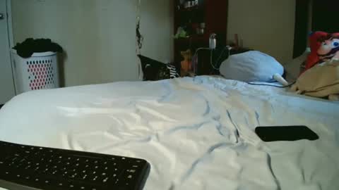 fuzzypeaches87 online show from 18, 4, 2026