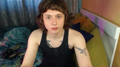 Snapshot of g1vememoney chatting on 13, 10, 2025 Ian online show from 13, 10, 2025