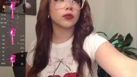 Snapshot of gabb__yy chatting on 4, 2, 2025 online show from 4, 2, 2025