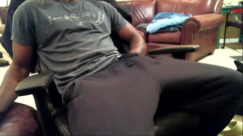 Snapshot of gabbc18 chatting on 30, 11, 2025 James online show from 30, 11, 2025