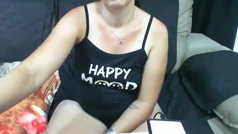 Snapshot of gabibrasil chatting on 9, 2, 2025 gaby layla online show from 9, 2, 2025