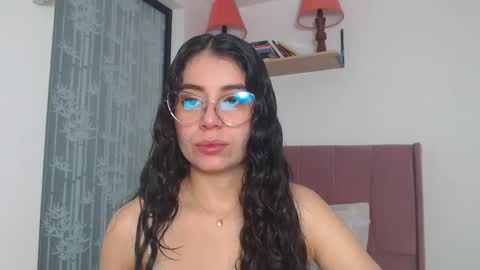 Snapshot of gabrielarossa chatting on 4, 3, 2025 GabrielaRossa online show from 4, 3, 2025