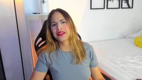 Snapshot of gabriella__tom chatting on 23, 6, 2026 Gabriella online show from 23, 6, 2026