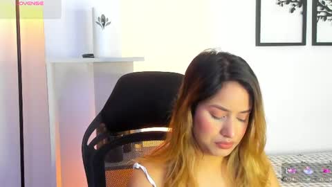 Snapshot of gabriella__tom chatting on 3, 7, 2026 Gabriella online show from 3, 7, 2026