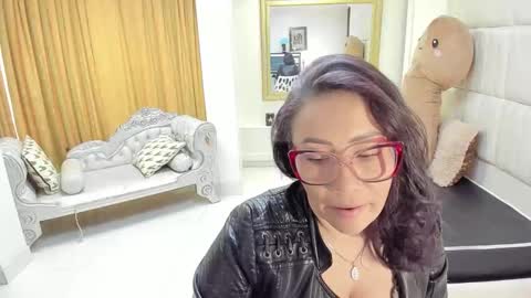 Snapshot of gaby_trent chatting on 13, 5, 2026 gabriela online show from 13, 5, 2026