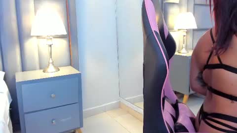 Snapshot of gabymoreau chatting on 19, 6, 2026 gabymoreau online show from 19, 6, 2026