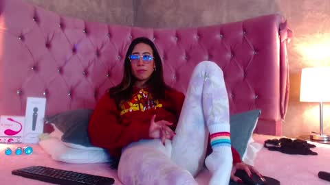 Snapshot of gabypetit chatting on 7, 12, 2024 Gaby online show from 7, 12, 2024