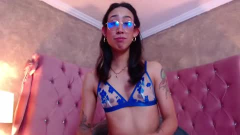 Snapshot of gabypetit chatting on 11, 3, 2025 Gaby online show from 11, 3, 2025