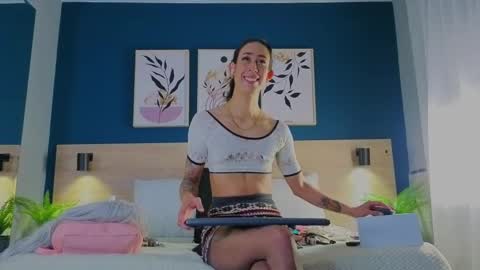 Snapshot of gabypetit chatting on 6, 10, 2025 Gaby online show from 6, 10, 2025