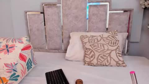 gabyyjones online show from 27, 2, 2025