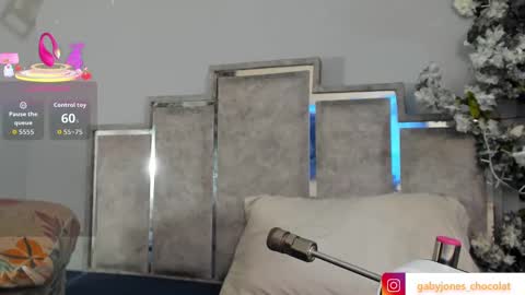 gabyyjones online show from 18, 9, 2025