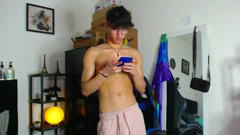 Snapshot of gael_jones chatting on 25, 9, 2025 gael_jones online show from 25, 9, 2025