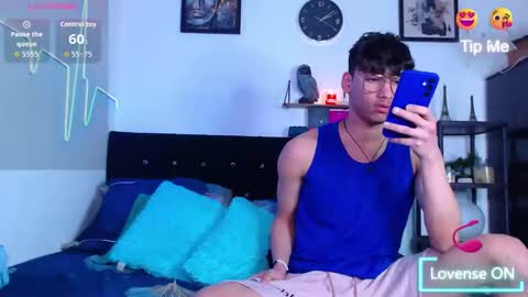 Snapshot of gael_jones chatting on 6, 10, 2025 gael_jones online show from 6, 10, 2025