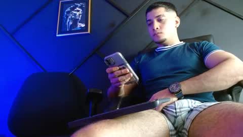 Gael Williams online show from 1, 1, 2025