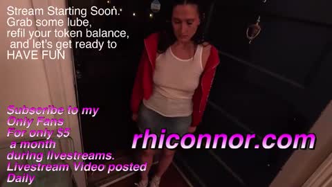 Snapshot of gagngush chatting on 23, 10, 2025 Rhi Connor   online show from 23, 10, 2025