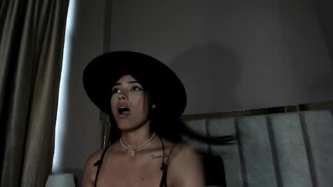 GahiaBelucci online show from 9, 4, 2026