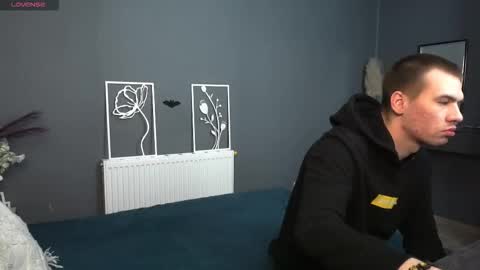 Max and Eva online show from 16, 2, 2026