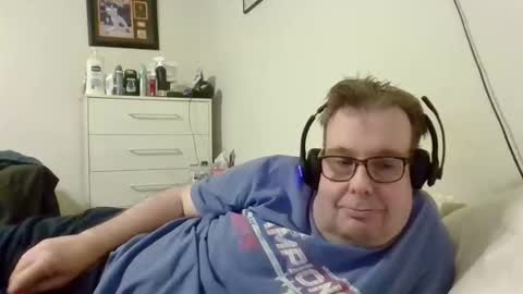 Snapshot of garyg930 chatting on 10, 11, 2025 Gary online show from 10, 11, 2025