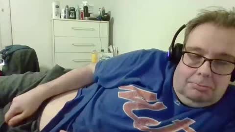 Snapshot of garyg930 chatting on 24, 11, 2025 Gary online show from 24, 11, 2025