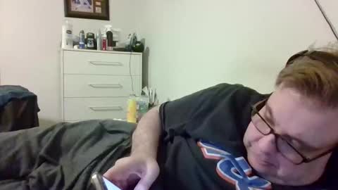 Snapshot of garyg930 chatting on 29, 11, 2025 Gary online show from 29, 11, 2025