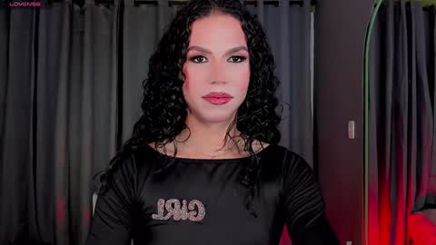 Snapshot of gatitavenecis1 chatting on 27, 12, 2024 Vnecis Marn online show from 27, 12, 2024