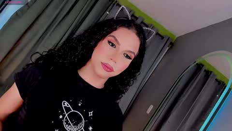 Snapshot of gatitavenecis1 chatting on 6, 1, 2025 Vnecis Marn online show from 6, 1, 2025