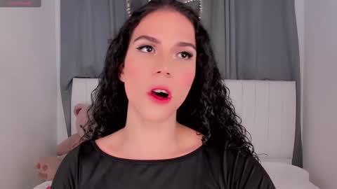Snapshot of gatitavenecis1 chatting on 5, 10, 2025 Vnecis Marn online show from 5, 10, 2025