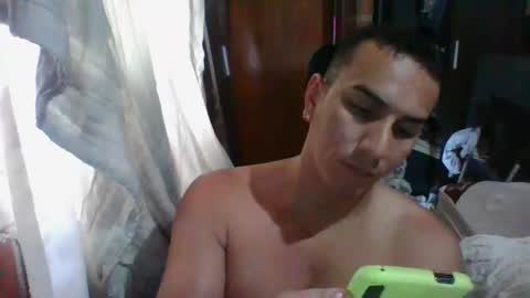 Snapshot of gattitosexy_95 chatting on 3, 1, 2025 gattitosexy_95 online show from 3, 1, 2025