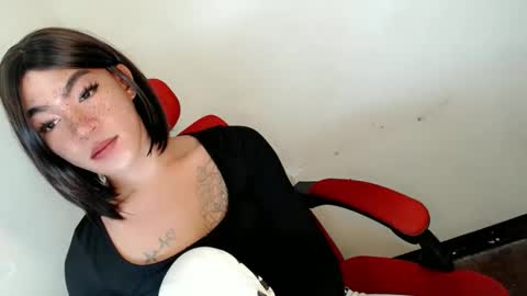 Snapshot of gelluxxx chatting on 19, 5, 2026 gelo online show from 19, 5, 2026