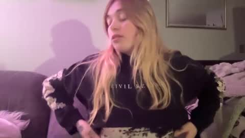 Snapshot of gemmyrosee chatting on 25, 1, 2025 gemmyrosee online show from 25, 1, 2025