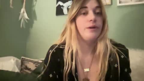 Snapshot of gemmyrosee chatting on 9, 3, 2025 gemmyrosee online show from 9, 3, 2025