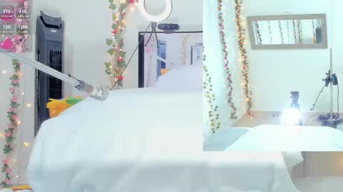 Snapshot of genesis__love_ chatting on 5, 10, 2025 Genesis online show from 5, 10, 2025