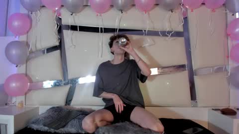 Snapshot of genesis_ask chatting on 31, 10, 2025 Genesis online show from 31, 10, 2025