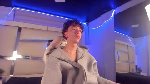 Snapshot of genesis_ask chatting on 2, 12, 2025 Genesis online show from 2, 12, 2025