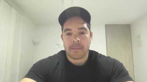 Snapshot of genesis_wb chatting on 3, 3, 2025 genesis_wb online show from 3, 3, 2025