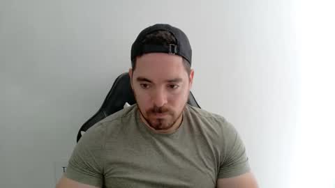 Snapshot of genesis_wb chatting on 5, 10, 2025 genesis_wb online show from 5, 10, 2025