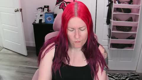 Snapshot of gennyrock chatting on 4, 6, 2026 Genny Rock and online show from 4, 6, 2026