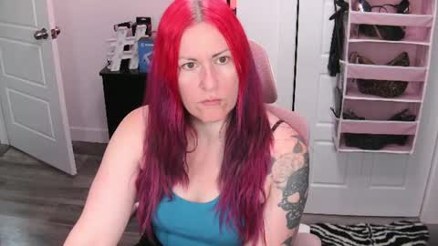Snapshot of gennyrock chatting on 10, 6, 2026 Genny Rock and online show from 10, 6, 2026